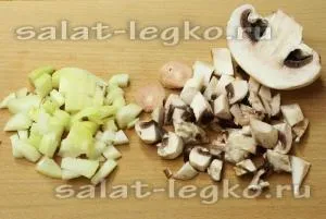 Salata cu ciuperci, cartofi și murături
