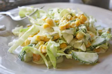 O salată de porumb și castravete - vasul cel mai aromat (salata) O salată de porumb și castravete - vasul cel mai savuros