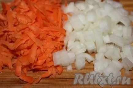 Salata cu ficat de pui si castraveti murati - reteta cu fotografii