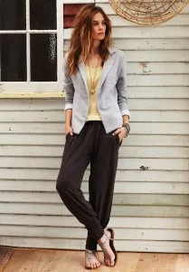 Din ceea ce sa poarte pantaloni banane, arta de a fi o femeie (purtarea) Din ceea ce sa poarte pantaloni banane, arta de a fi femeie