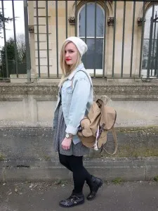 Din ceea ce sa poarte femeile la modă rucsac pe o notă, arta de a fi o femeie (notă) Din ceea ce sa poarte femeile la modă rucsac pe o notă, arta de a fi femeie