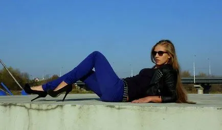 Din ceea ce sa poarte pantaloni albastru femei de 35 de imagini dintr-o fotografie