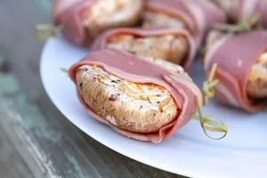 Ciuperci la cuptor ca un site gustos și corect coapte, ciuperci (ciuperci) Ciuperci în cuptor și se coace ca delicioase site-ul de ciuperci dreapta