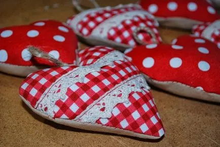 Inimi de tesatura, cu propriile lor mâini Valentines pentru a doua jumătate!