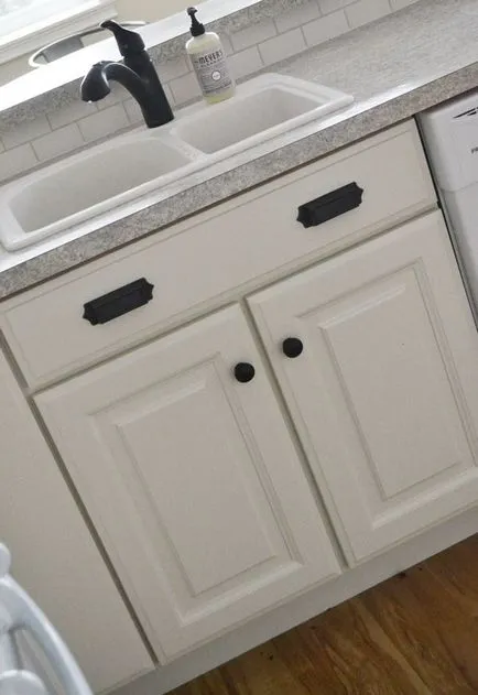 Chiuveta de cabinet cu propriile sale mâini
