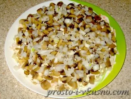 salata Layer si ciuperci de pui marinat (marinata) salata Layered cu ciuperci marinate și pui