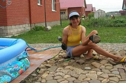 Urmăriți propriile mâini pentru a da