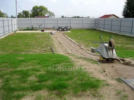 Urmăriți propriile mâini pentru a da