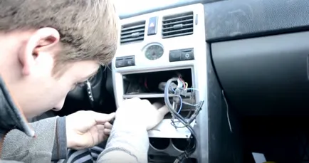 Scoateți consola din Lada-Priora, instrucțiunea (consola) Scoateți consola din Lada-Priora, instruire