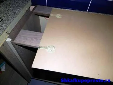 Compusul worktop la unghiuri drepte