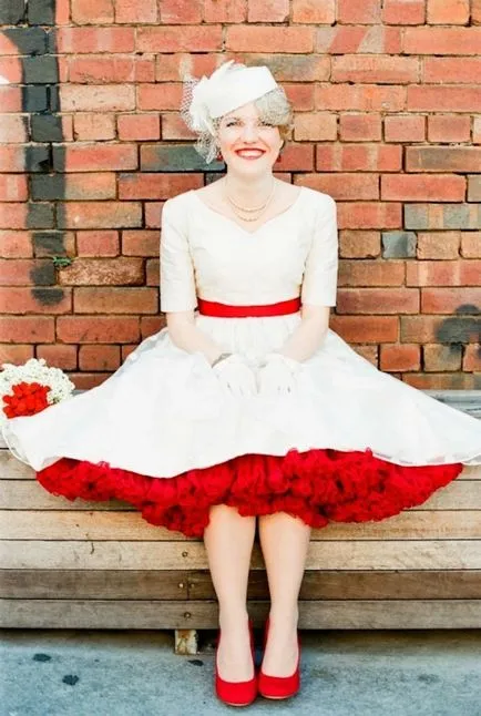 Bride 17 rochii moderne non-traditionale de nunta, care sunt relevante în acest sezon