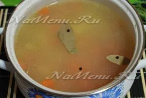 Supa cu tăiței de casă și reteta de pui pas pentru cele mai delicioase (făina de grâu) Supa cu tăiței de casă și reteta de pui pas pentru cel mai delicios