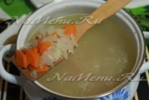 Supa cu tăiței de casă și reteta de pui pas pentru cel mai delicios (dafin) Supa cu tăiței de casă și reteta de pui pas pentru cel mai delicios