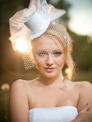 pălării de nuntă și fotografii de rochii de mireasa cu bonete de modele elegante (foto) pălării de nuntă și fotografii de rochii de mireasa cu bonete de modele elegante