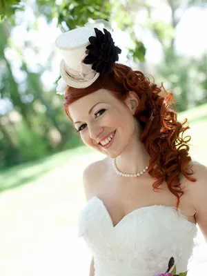 pălării de nuntă și fotografii de rochii de mireasa cu bonete de modele elegante (rochii) pălării de nuntă și fotografii de rochii de mireasa cu bonete de modele elegante