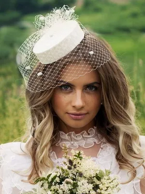 pălării de nuntă și fotografii de rochii de mireasa cu bonete de modele elegante (rochii) pălării de nuntă și fotografii de rochii de mireasa cu bonete de modele elegante