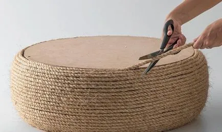Aceste idei diferite tafte focuri de artificii pentru a crea ottoman din resturi de materiale - de masterat Fair (diferite) Aceste idei diferite tafte focuri de artificii pentru a crea ottoman din resturi de materiale - Masters Fair