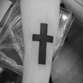 sensul tatuaj Crucea - sensul unui simbol pentru fete si baieti