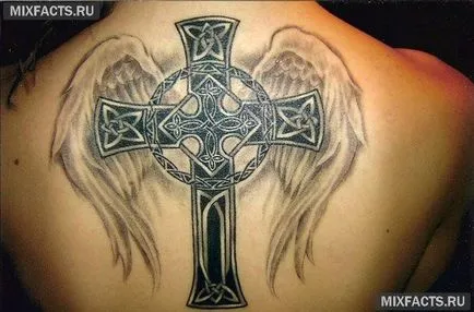 sensul tatuaj Cross și schițe