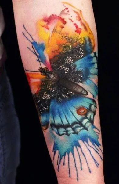 fluturi tatuaj care înseamnă