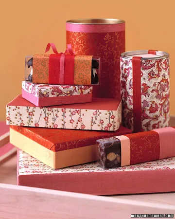 Cadou Ornament cu mâinile - arcuri, flori, panglici (mâini) Cadou Ornament cu mâini - arcuri, flori, panglici