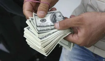 Cine are cel mai mare salariu - în România, care devine în lume