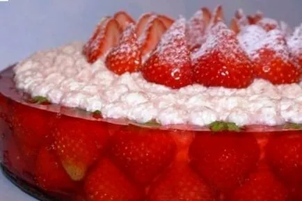 decorare tort de căpșuni 