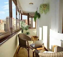 Setați cadrele balcon