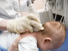 nou-născut Uzi unde și cum se face procedura (primele luni de viață) nou-născut Uzi unde și ce să facă procedurile