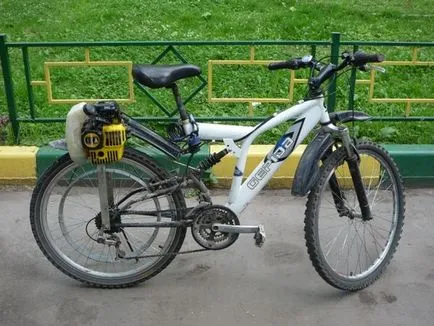 Biciclete cu un motor de ferăstrăului (motor) Biciclete cu un motor al ferăstrăului cu lanț