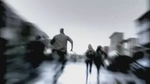 În vis, câinele musca la nimic