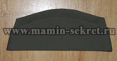 capac de garnizoană militară cu mâinile