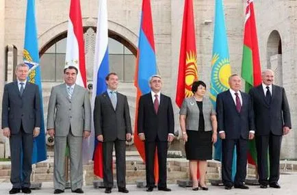 blocurilor militare-politice și, în scopul de a crea istorie