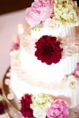 Tendința de flori decor tort de nunta