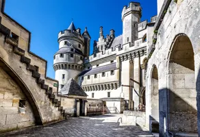 case de țară în stilul unui castel din București (construcția de case) case de țară în stilul unui castel din București