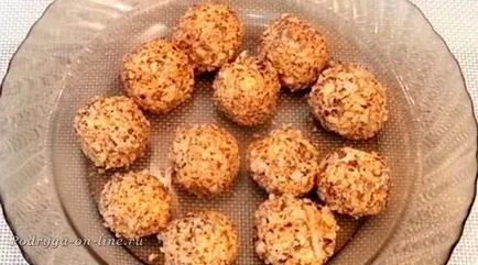 Snack brânză Raffaello este ușor de preparat, foarte gustoase și frumos