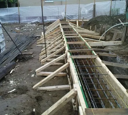 Turnarea betonului în forma cu propriile sale mâini, portal de constructii (beton) Turnarea betonului în forma cu propriile sale mâini, portal de construcție