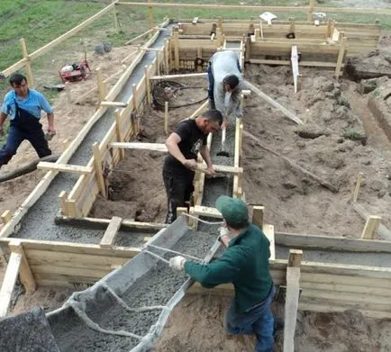 Turnarea betonului în forma cu propriile sale mâini, construirea portal (umple) Turnarea betonului în forma cu propriile sale mâini, portal de construcție
