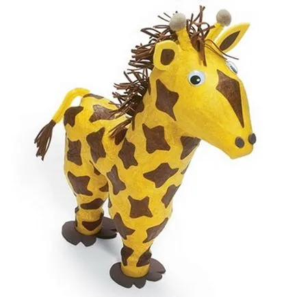 girafă Gânditor din sticle de plastic