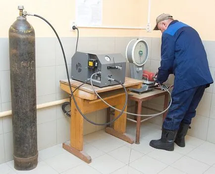 Încărcarea și reîncărcarea de dioxid de carbon extinctoarele