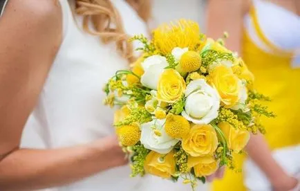 Galben mireasa buchet - in combinatie cu flori albastre și albe (orhidee) Galben mireasa buchet - in combinatie cu culorile albastru și alb