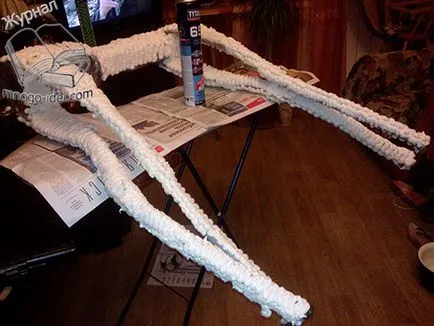 Girafa de sticle de spumă și plastic, o clasă de master (spumă) Girafa de sticle de spumă și plastic, o clasă de master