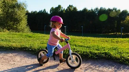 Cum să învețe copilul la o plimbare cu bicicleta Cum să învețe copilul la o plimbare cu bicicleta