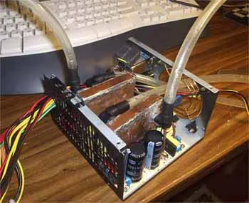 WaterBlock cu mâinile lor WaterBlock cu mâinile lor