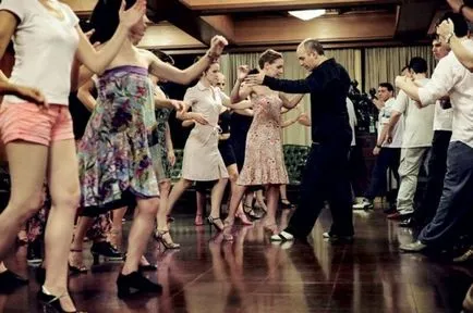 Ce danseaza twist
