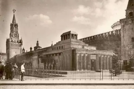 Lenin în mausoleu
