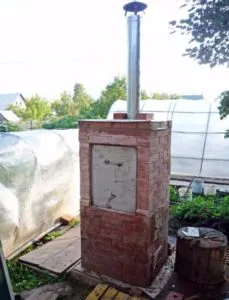 Smokehouse afumat la cald propriile lor mâini