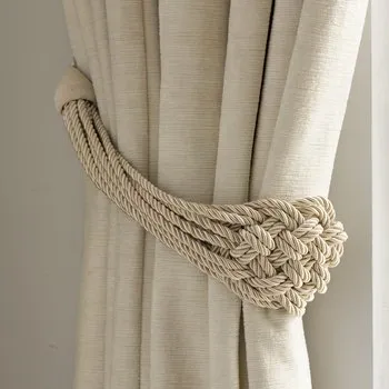 Draperii cu propriile sale mâini Draperii cu propriile sale mâini