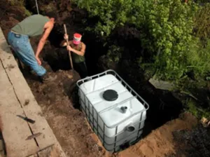 Fosa septica de containere cubice cu propriile lor mâini