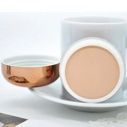 Baza de make-up care este
